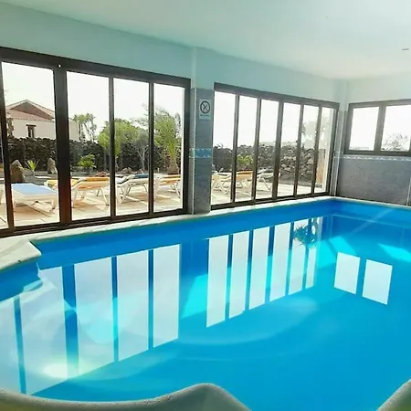 Buena Vista With Heated Indoor Pool In El Roque