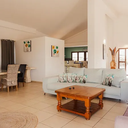 Villa Buena Vista With Heated Indoor Pool In El Roque *