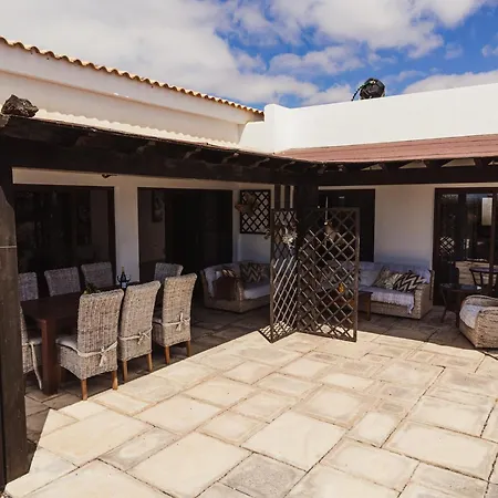 Buena Vista With Heated Indoor Pool In El Roque Villa *