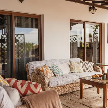 Buena Vista With Heated Indoor Pool In El Roque Villa *