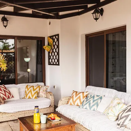 Βίλα Buena Vista With Heated Indoor Pool In El Roque La Oliva