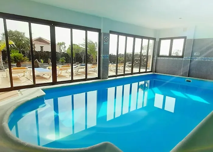 Buena Vista With Heated Indoor Pool In El Roque