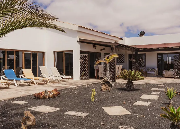 Buena Vista With Heated Indoor Pool In El Roque