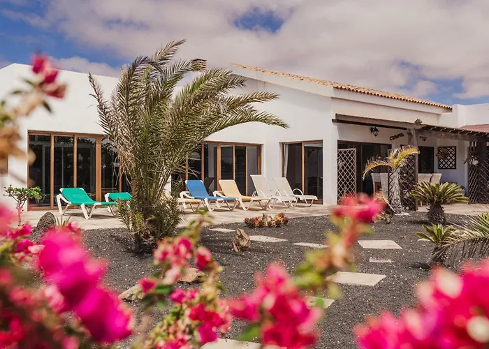 Buena Vista With Heated Indoor Pool In El Roque * La Oliva