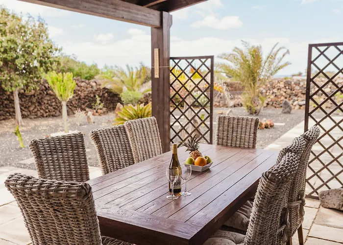 Buena Vista With Heated Indoor Pool In El Roque *