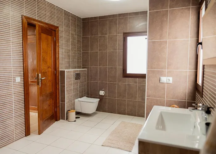 Buena Vista With Heated Indoor Pool In El Roque * La Oliva