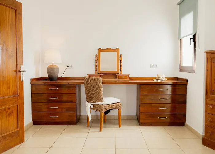 Buena Vista With Heated Indoor Pool In El Roque * La Oliva